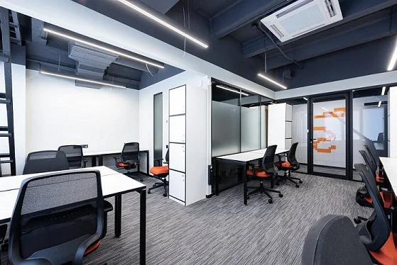 How Office Cubicles Have Evolved: From Privacy Pods to Collaborative Spaces 5 office furniture 1